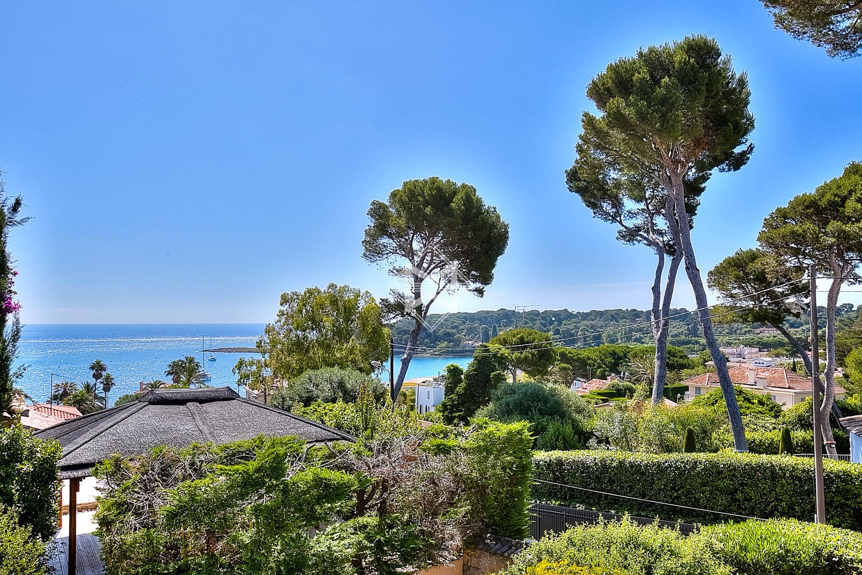 Sale Villa Cap d'Antibes - 3 Bedrooms - Sea view - Provencal villa ...