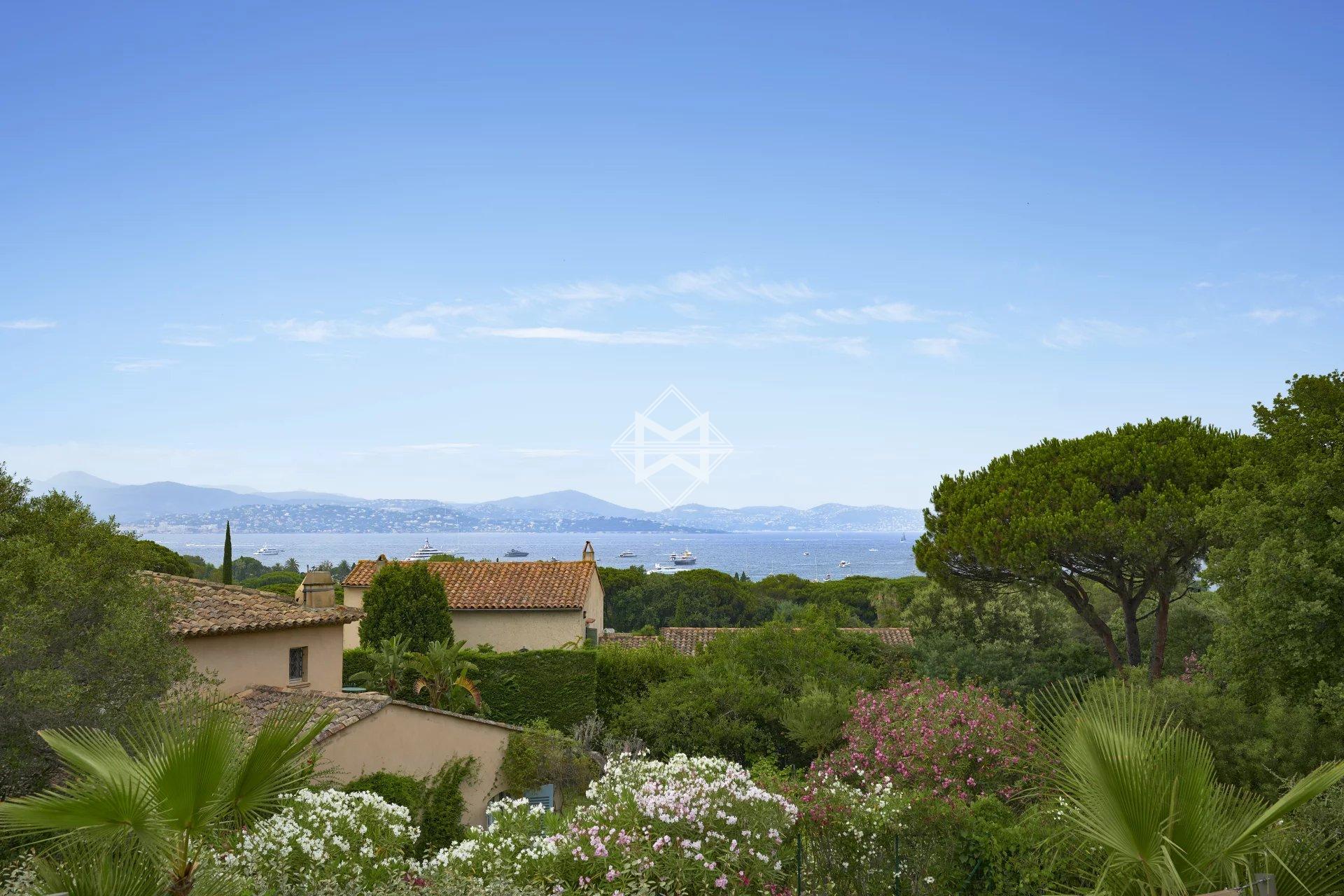 Rent Villa Saint-Tropez - 6 Bedrooms - Sea view - Sea view . Ref 8909L